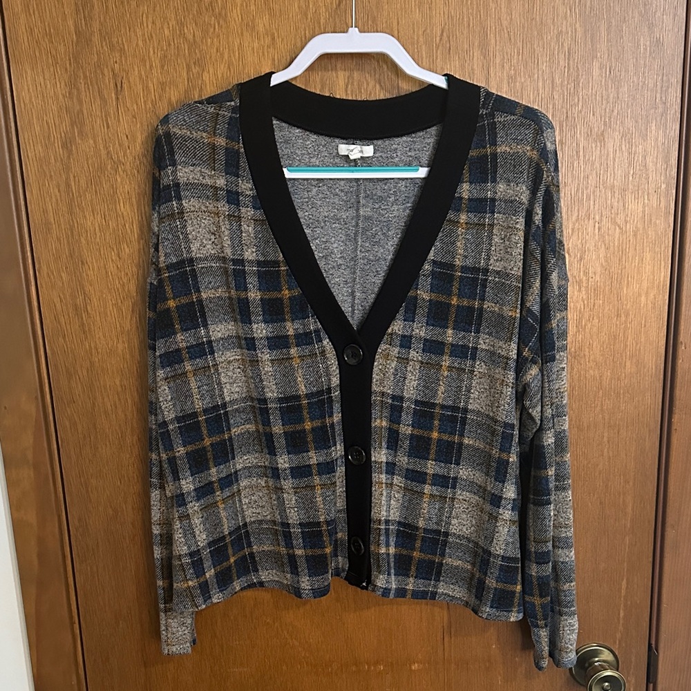Women’s Plaid V-Neck Cardigan Sweater